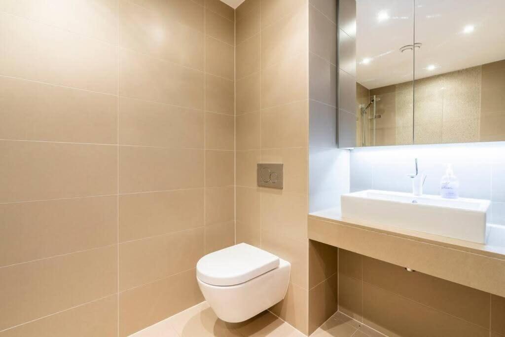 1 Bedroom Penthouse Flat In East London Exteriör bild