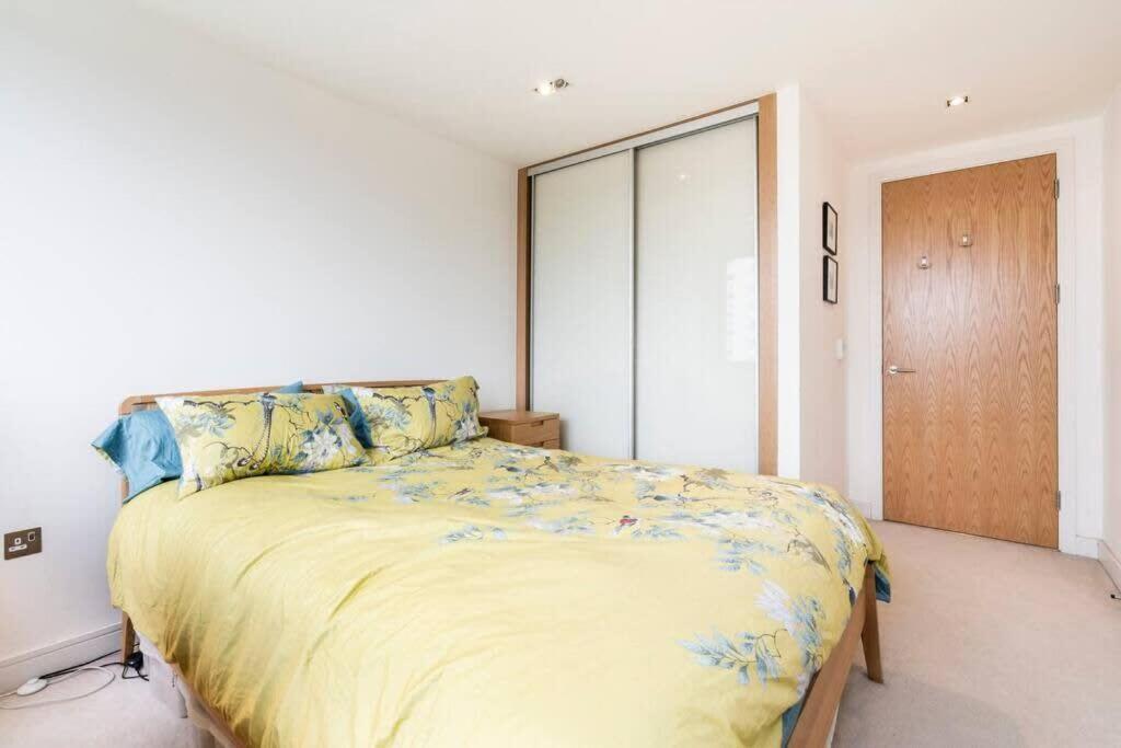 1 Bedroom Penthouse Flat In East London Exteriör bild