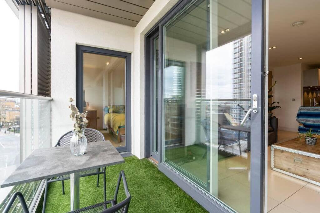 1 Bedroom Penthouse Flat In East London Exteriör bild